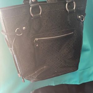 GUESS Purse - Like New